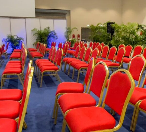 Ayuf Holding Côte d’Ivoire – expert en bâtiments modulaires, structures temporaires et solutions événementielles