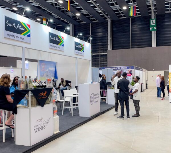 Ayuf Holding Côte d’Ivoire – expert en bâtiments modulaires, structures temporaires et solutions événementielles