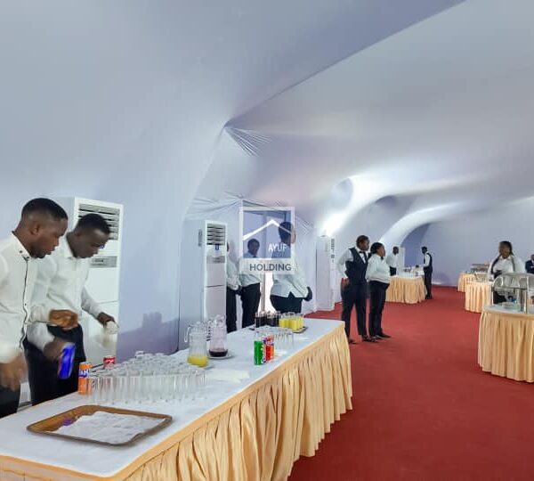 Ayuf Holding Côte d’Ivoire – expert en bâtiments modulaires, structures temporaires et solutions événementielles