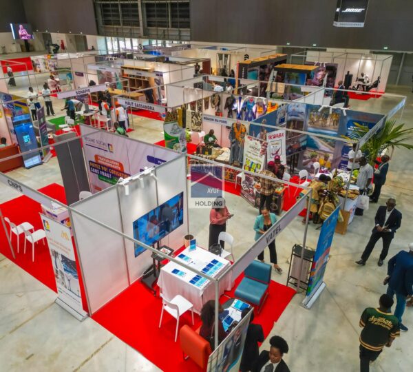 Ayuf Holding Côte d’Ivoire – expert en bâtiments modulaires, structures temporaires et solutions événementielles